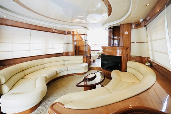 Azmiut yacht 80ft |AED1040/Hour